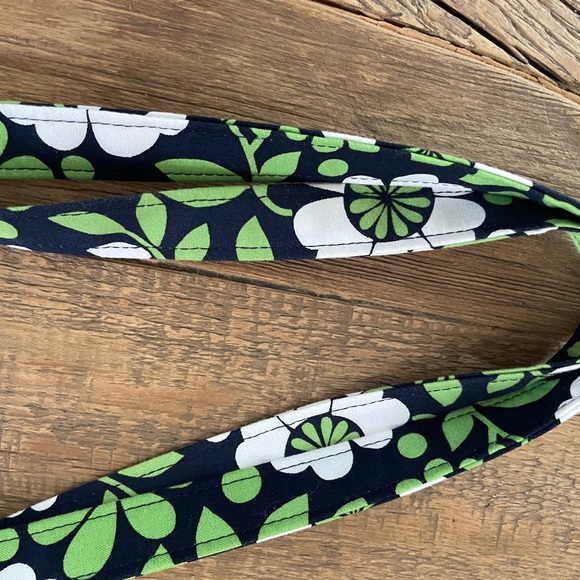 Vera Bradley Tote Excellent Condition - Picture 5 of 5